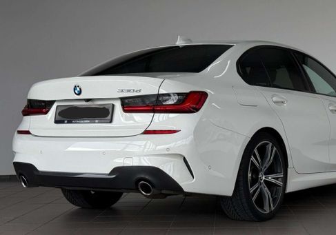 BMW 330, 2021