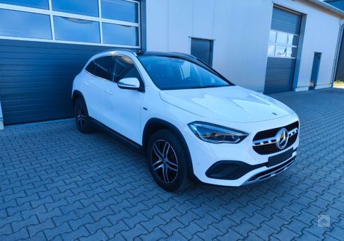Mercedes-Benz GLA 250, 2021