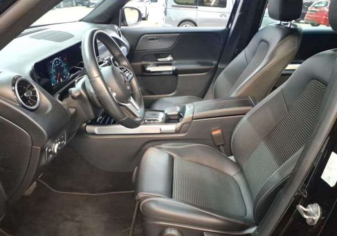 Mercedes-Benz GLB 200, 2022