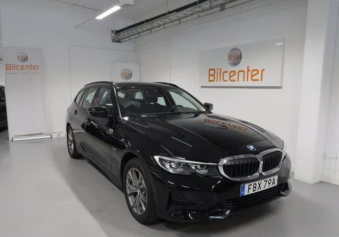 BMW 330, 2022 3