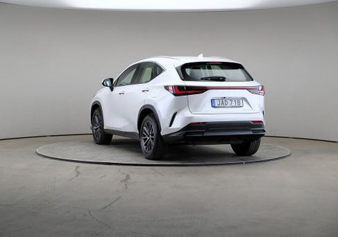Lexus NX, 2022 2