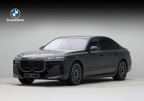 BMW 750, 2025