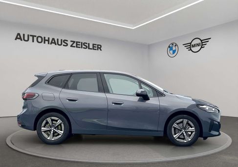 BMW 220, 2025 3