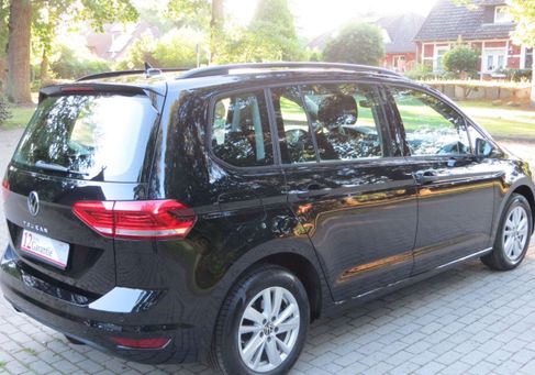 Volkswagen Touran, 2023 3
