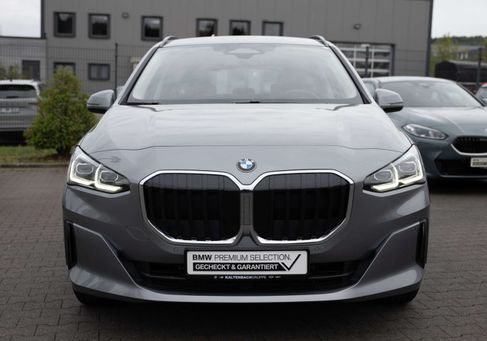 BMW 220, 2025 3