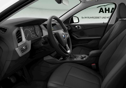 BMW 118, 2021