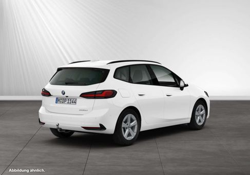 BMW 220, 2025 2