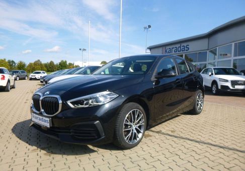 BMW 118, 2022