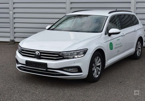 Volkswagen Passat, 2023