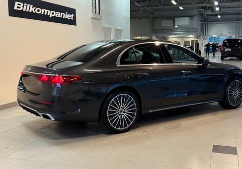 Mercedes-Benz E 400, 2026