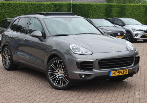 Porsche Cayenne, 2015