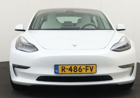 Tesla Model 3, 2022 3