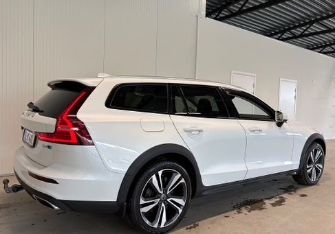 Volvo V60 Cross Country, 2020