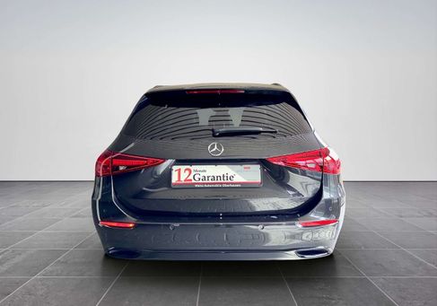 Mercedes-Benz C 200, 2023