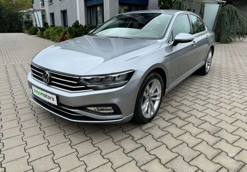 Volkswagen Passat, 2021