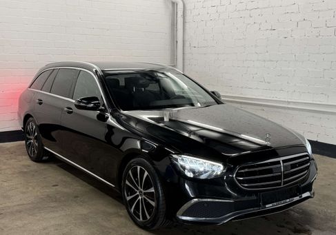 Mercedes-Benz E 220, 2023 3