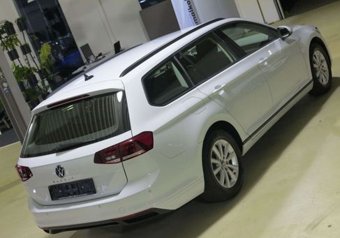 Volkswagen Passat Variant, 2023 3