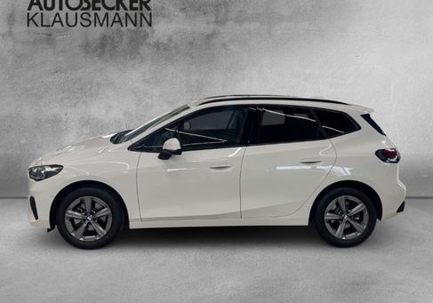 BMW 220, 2025 3