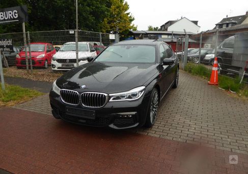 BMW 750, 2017