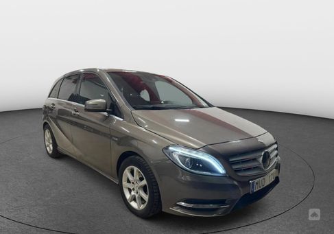 Mercedes-Benz B 180, 2012