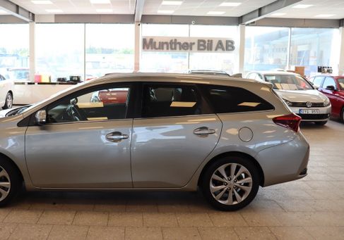 Toyota Auris Touring Sports, 2016