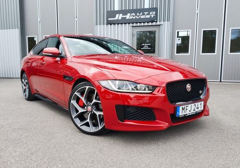 Jaguar XE, 2016