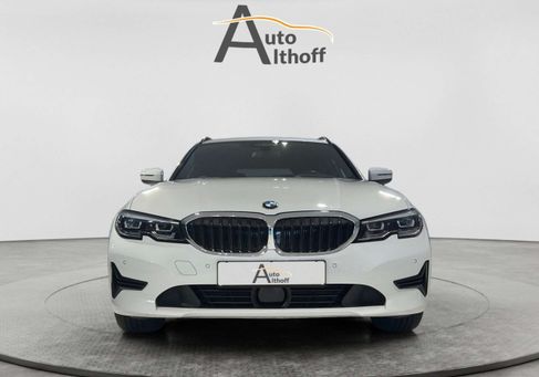 BMW 330, 2020