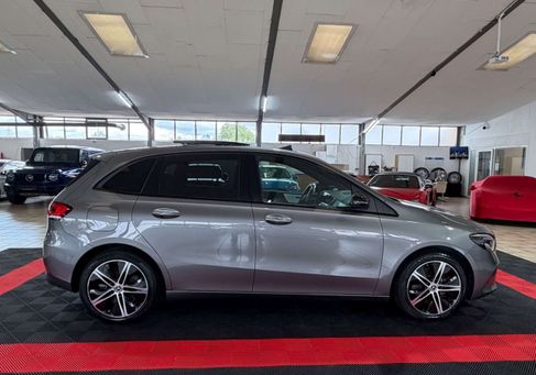 Mercedes-Benz B 250, 2022