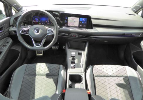 Volkswagen Golf, 2022