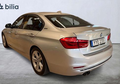 BMW 330, 2018