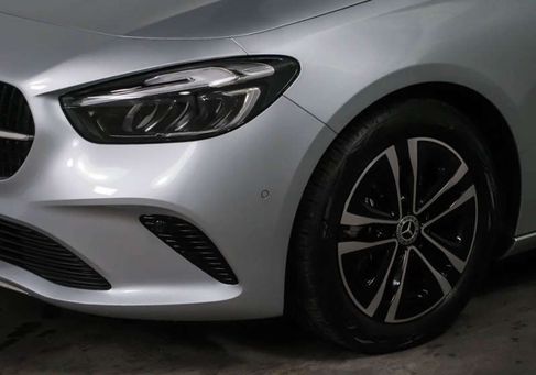 Mercedes-Benz B 180, 2025 2