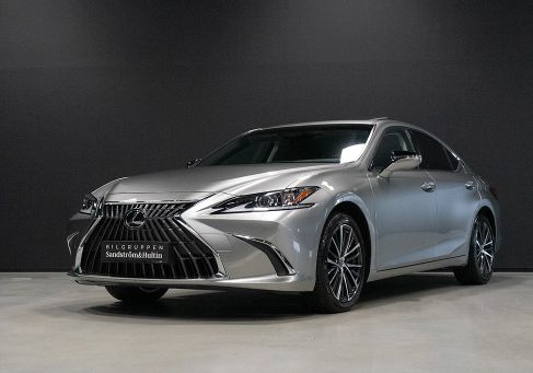 Lexus ES, 2025
