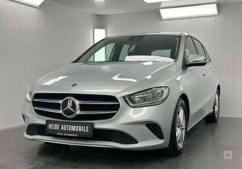 Mercedes-Benz B 180, 2020