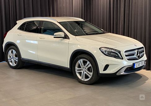 Mercedes-Benz GLA 220, 2015