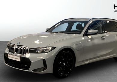 BMW 330, 2026