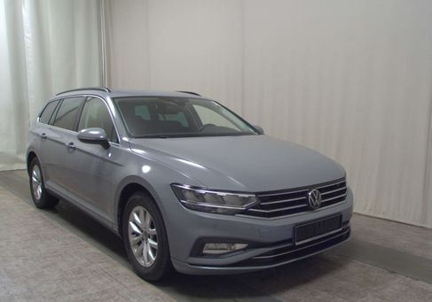 Volkswagen Passat, 2022