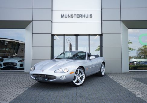 Jaguar XKR, 2001