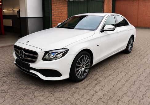Mercedes-Benz E 300, 2019 3