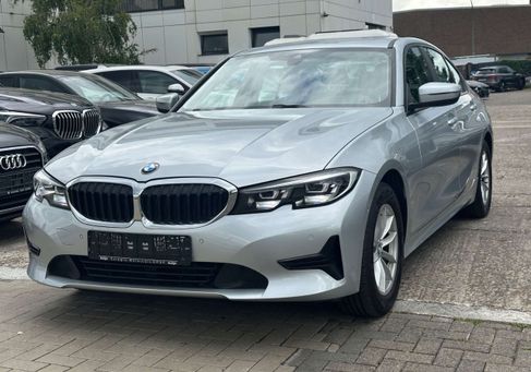 BMW 318, 2021