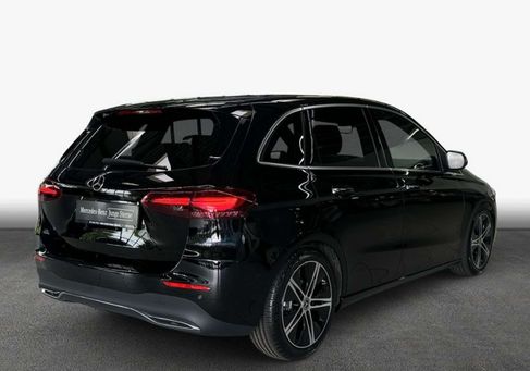 Mercedes-Benz B 180, 2025