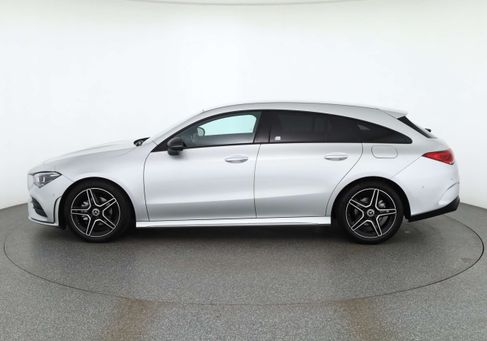 Mercedes-Benz CLA 180, 2021