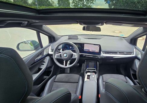 BMW 218, 2025