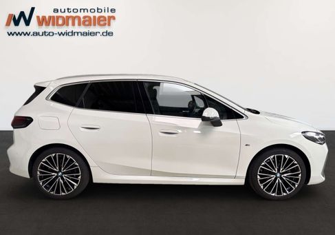 BMW 218, 2024
