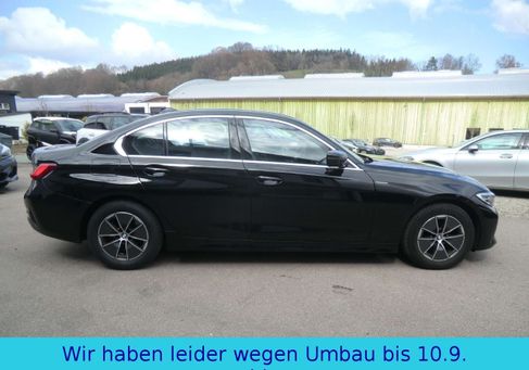 BMW 318, 2022