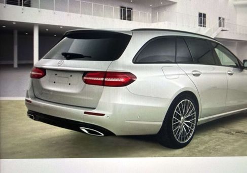 Mercedes-Benz E 200, 2019 3