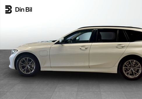 BMW 330, 2021
