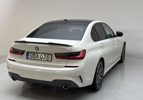 BMW 330, 2020