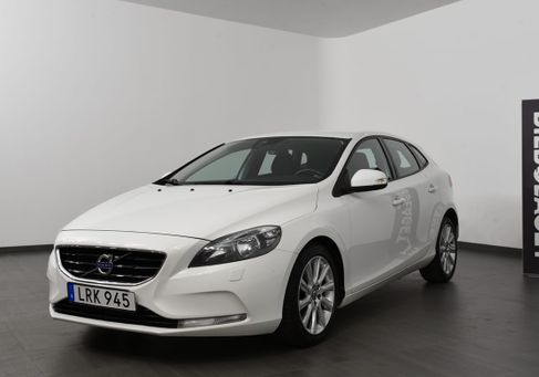 Volvo V40, 2015