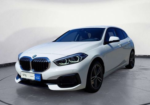 BMW 118, 2022