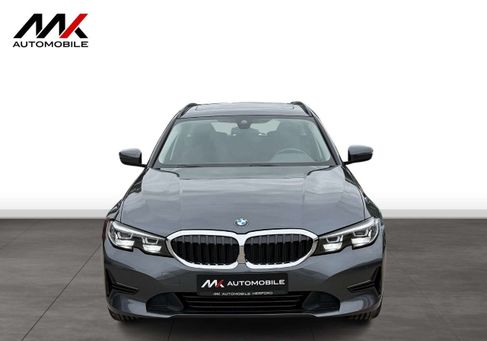 BMW 318, 2022